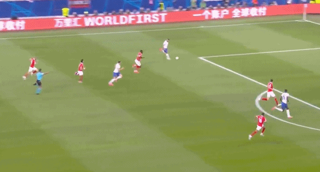 欧冠半场：姆巴佩造成瓦贝尔乌龙 迈尼昂贡献精彩扑救 法国暂时1-0奥地利