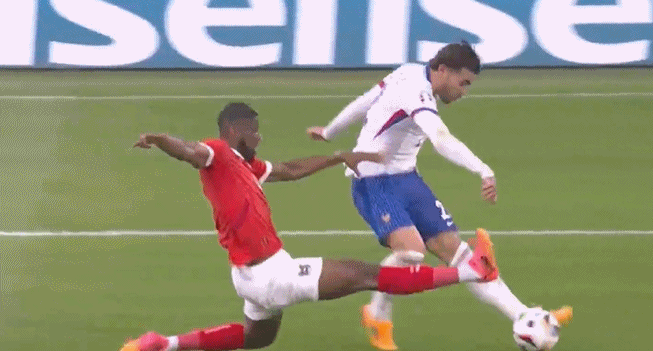 欧冠半场：姆巴佩造成瓦贝尔乌龙 迈尼昂贡献精彩扑救 法国暂时1-0奥地利