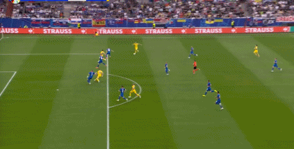 只有一根头发丝的宽度！苏达科夫斜射击中立柱 乌克兰队运气不佳